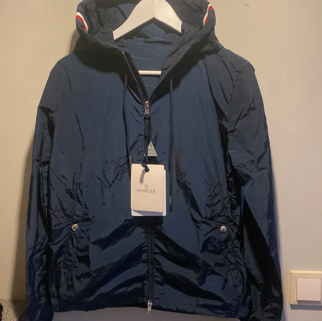 Mörkblå vindjacka från Moncler