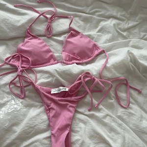 Bikini - En helt ny och oanvänd bikini från Design By Si, så fin!!💞💞Nypris är lite över 300kr