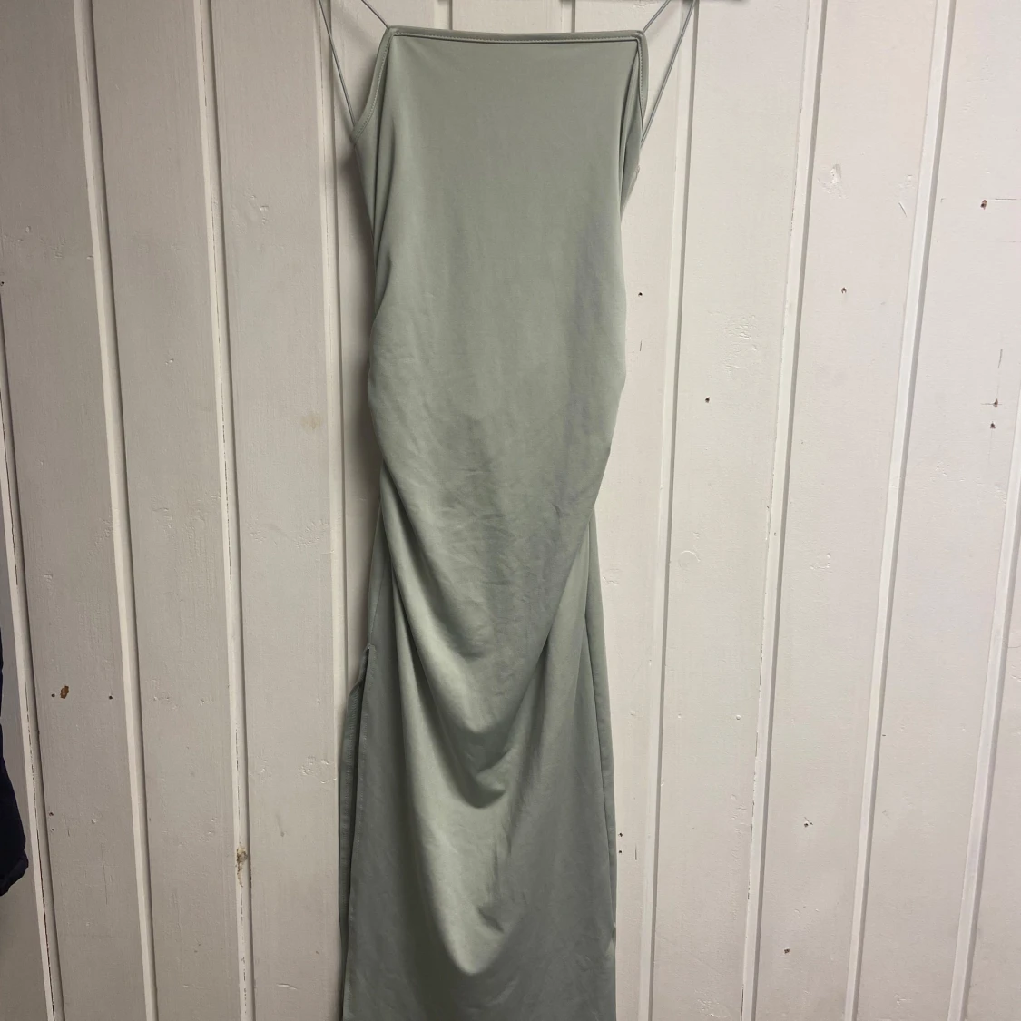 Mintgrön tajt långklänning