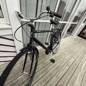 Möt upp i Västerås  - Cyckel är väldigt bra och är hållbarig. Pris ligger på 2500 men kan diskuteras. Cyckeln är använd 2 gånger för prov körningar.