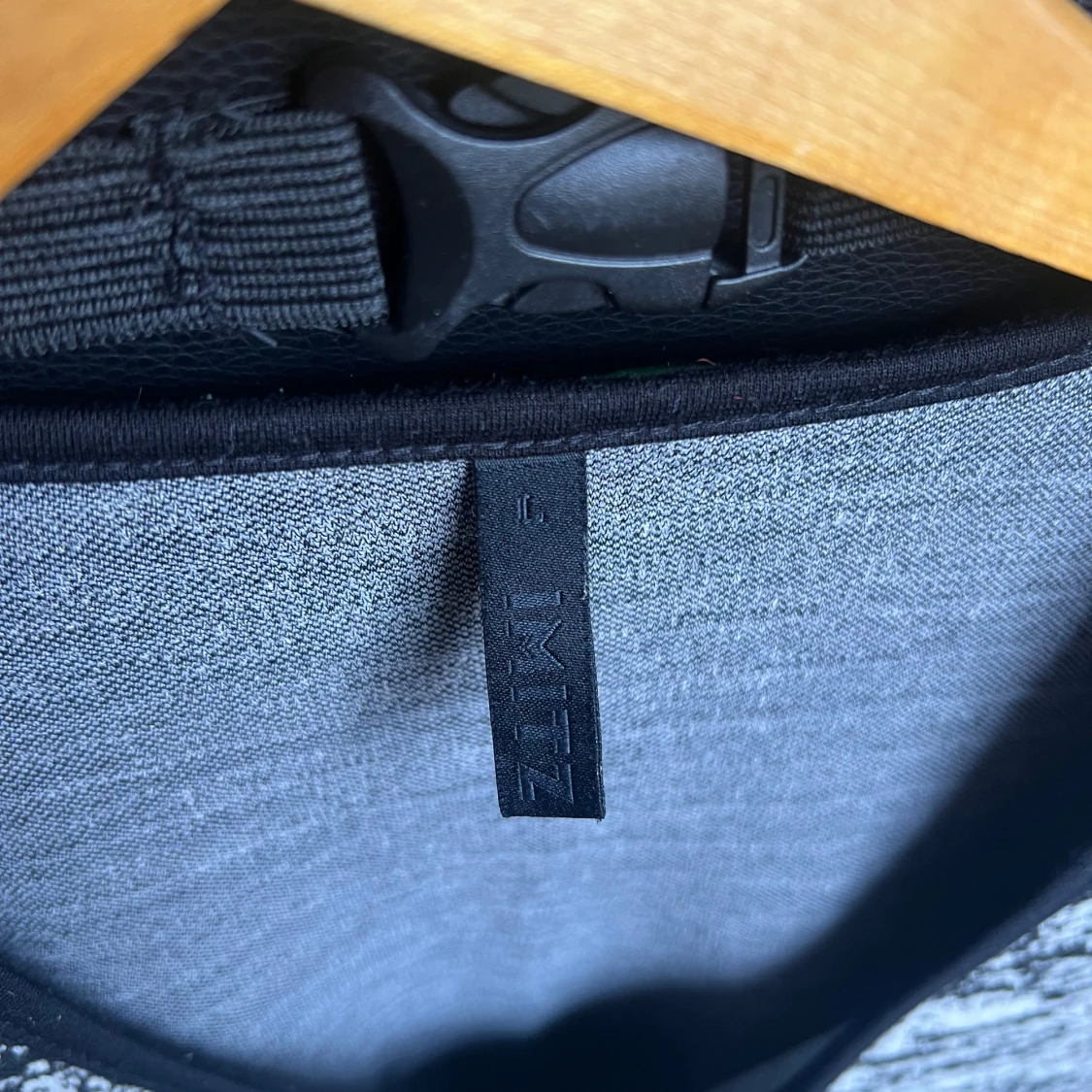 Svartvit mönstrad kofta från Imitz - 2