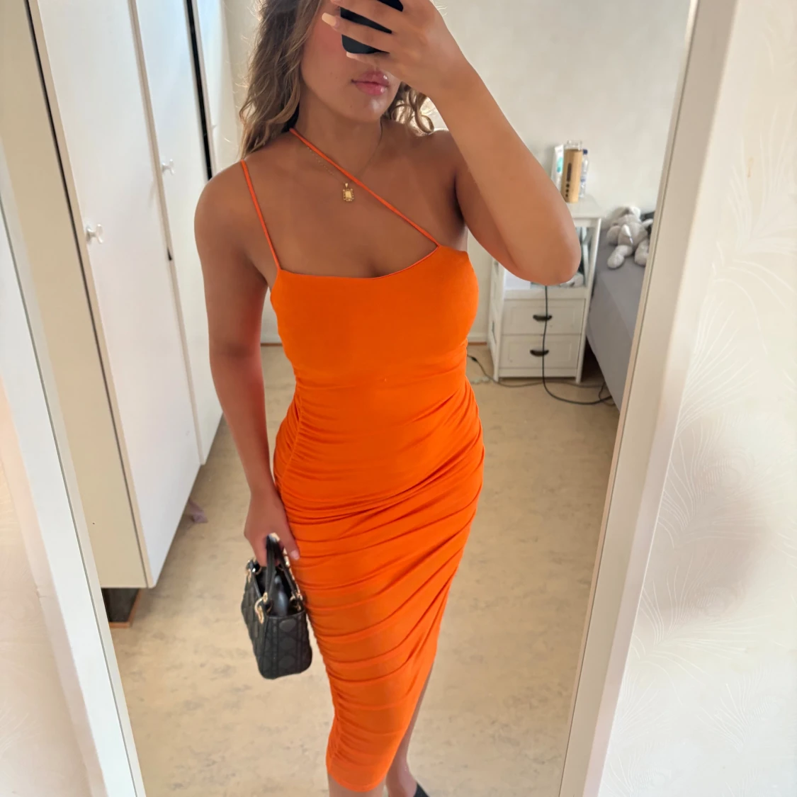 Orange tight långklänning med smala band