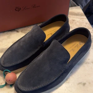 Loro Piana Summerwalks - LP summerwalks i storlek 44 bra skick