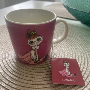 Muminmugg - Helt oanvänd muminmugg med Mymble. I nyskick. Kontakta mig om du har några frågor 