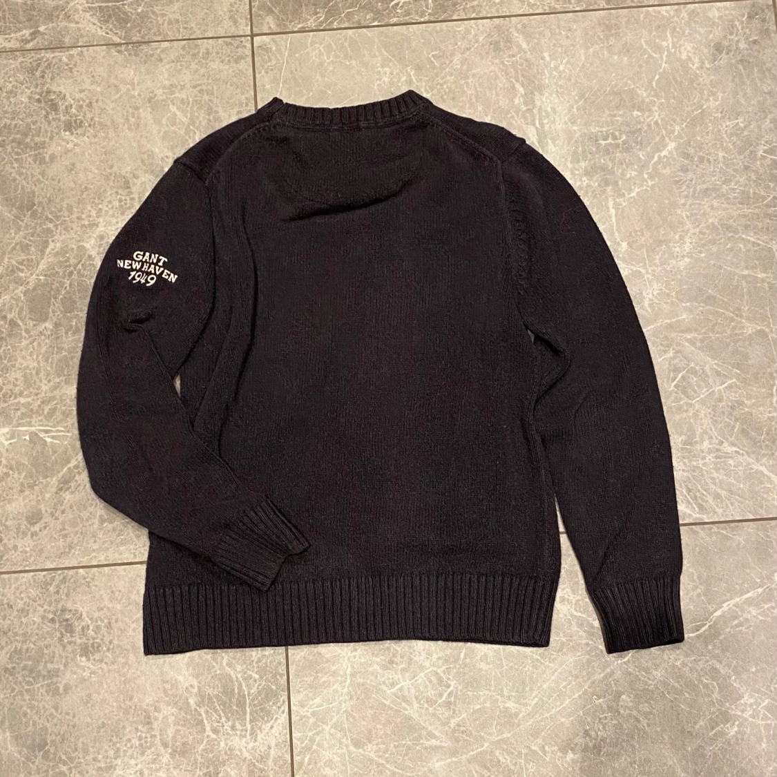 Svart stickad tröja från GANT med USA-flagga - 1