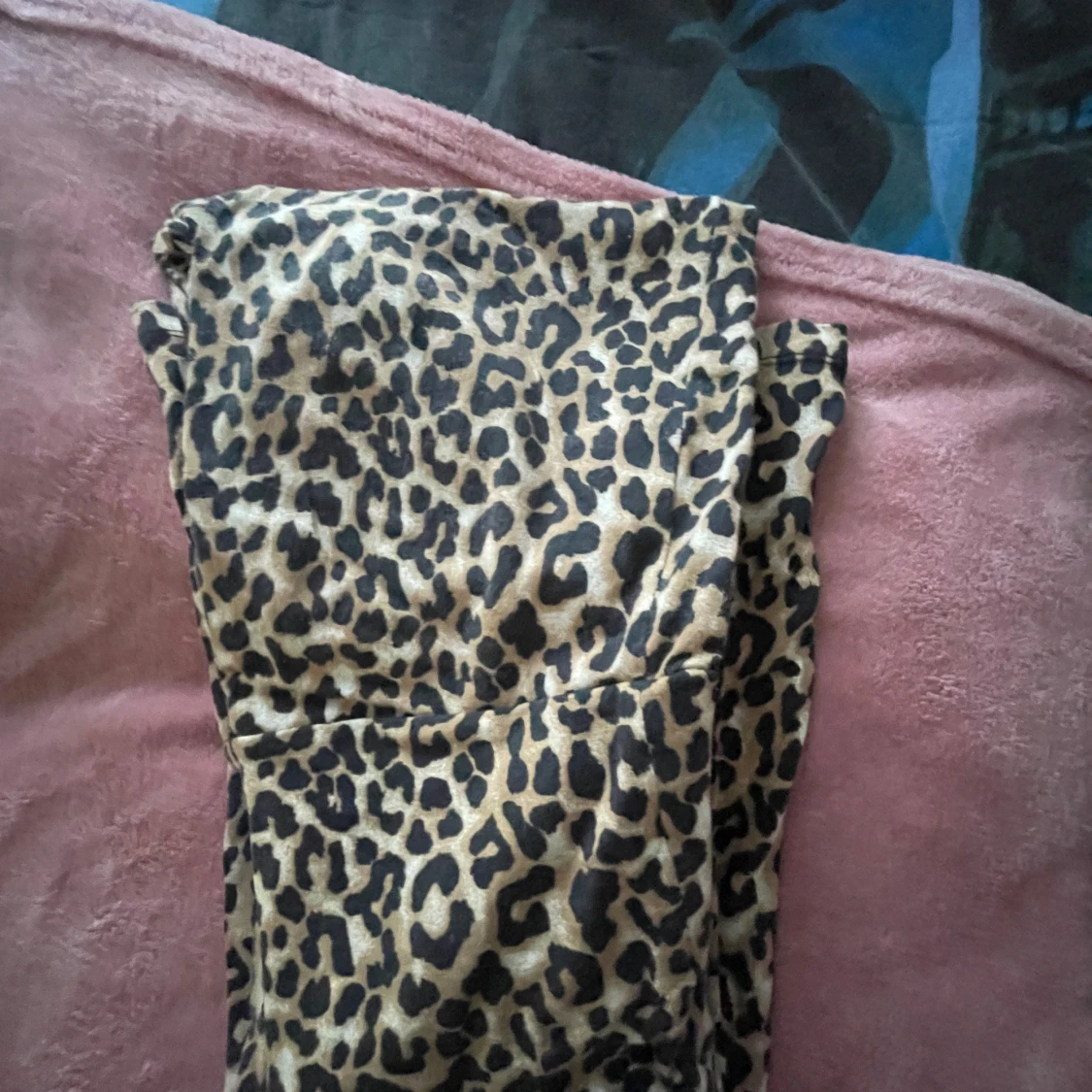 Leopardmönstrade yoga byxor - 1