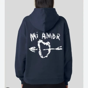 Mira Paris Hoodie - Supersnygg hoodie från mira Paris med Mi Amor tryck i marinblått!🌟 Äkthetsbevis finns! Säljs inte längre!!