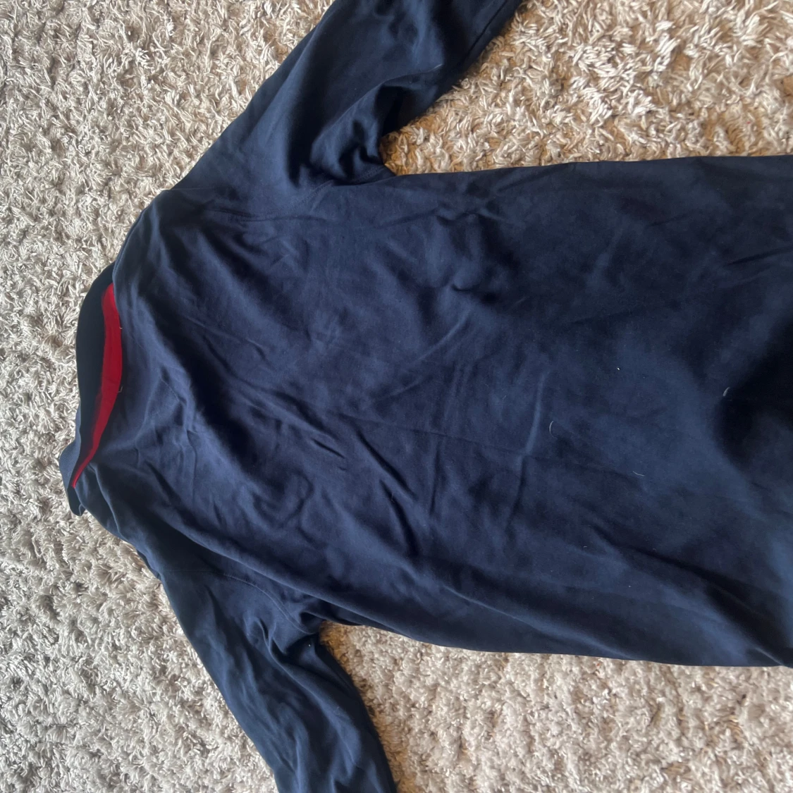 Marinblå pikétröja från GANT  - 2