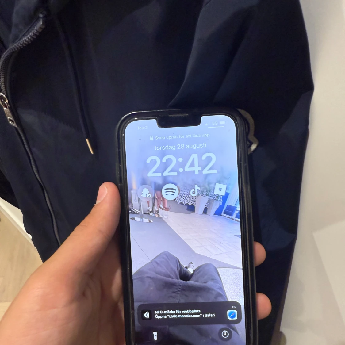 Mörkblå vindjacka från Moncler - 1