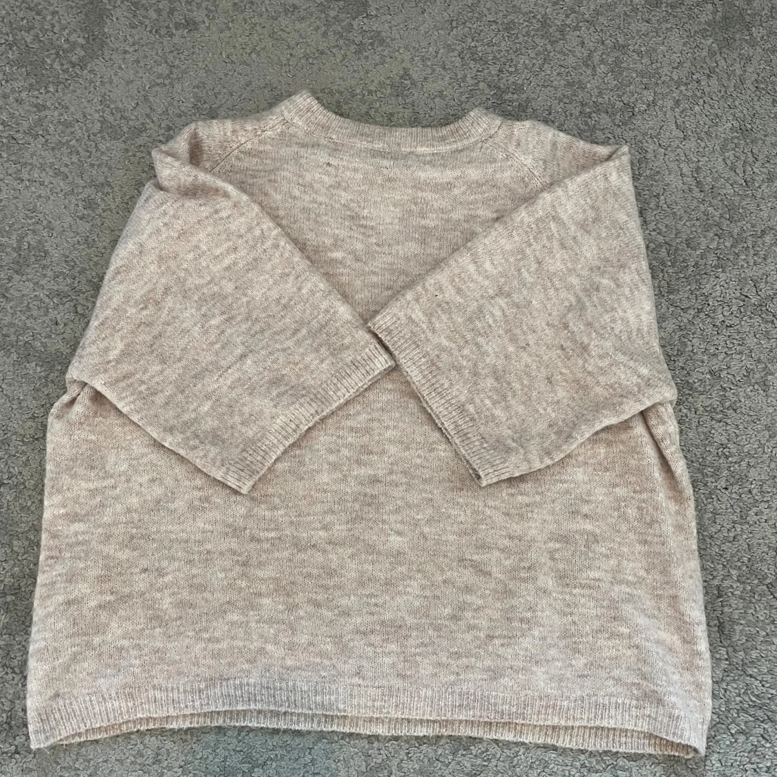 Beige stickad tröja från 157