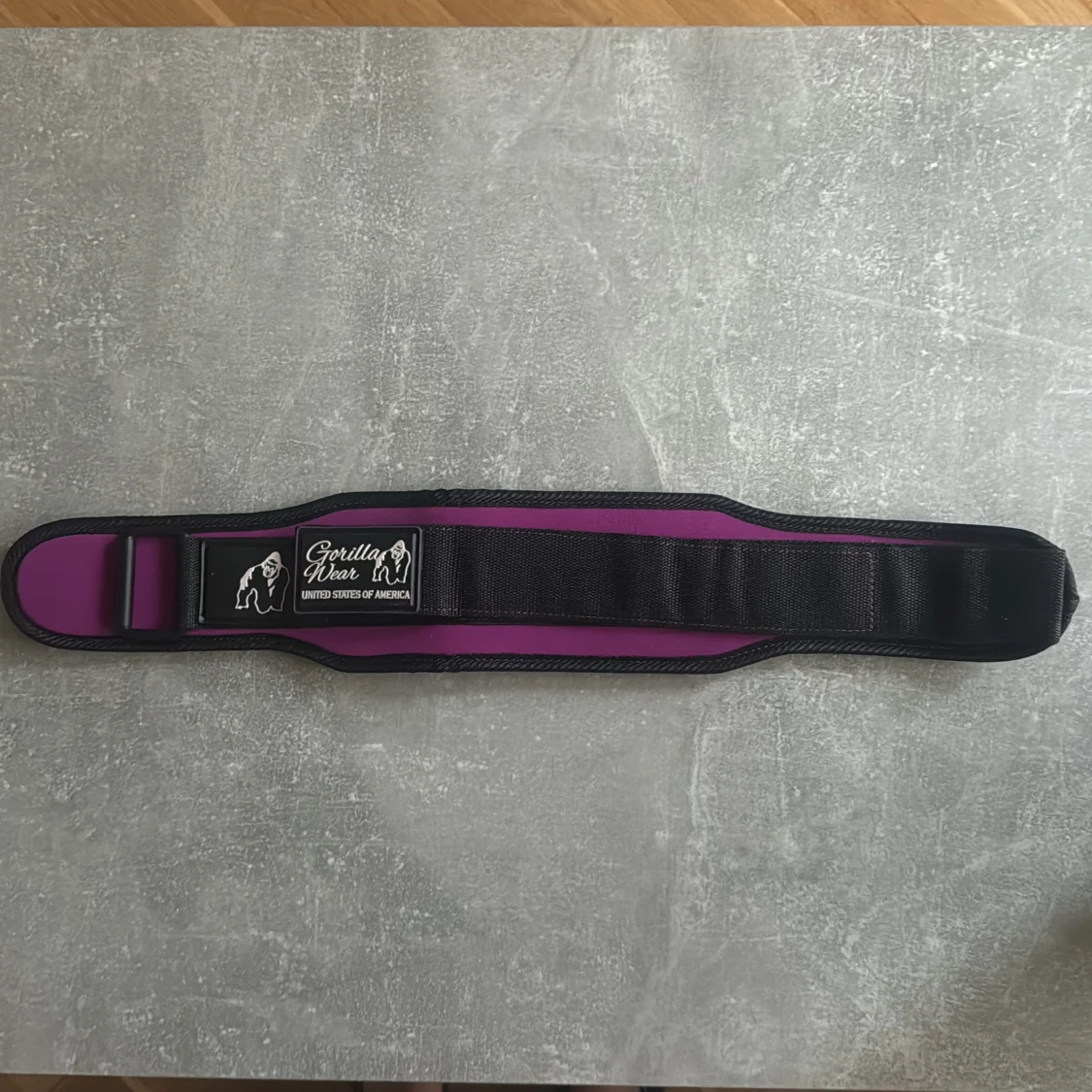 Träningsbälte Gorilla Wear svart/lila