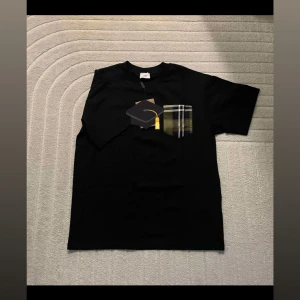 T-shirt - Pm för fler bilder
