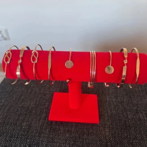 Alla  armband för 150kr - Nya