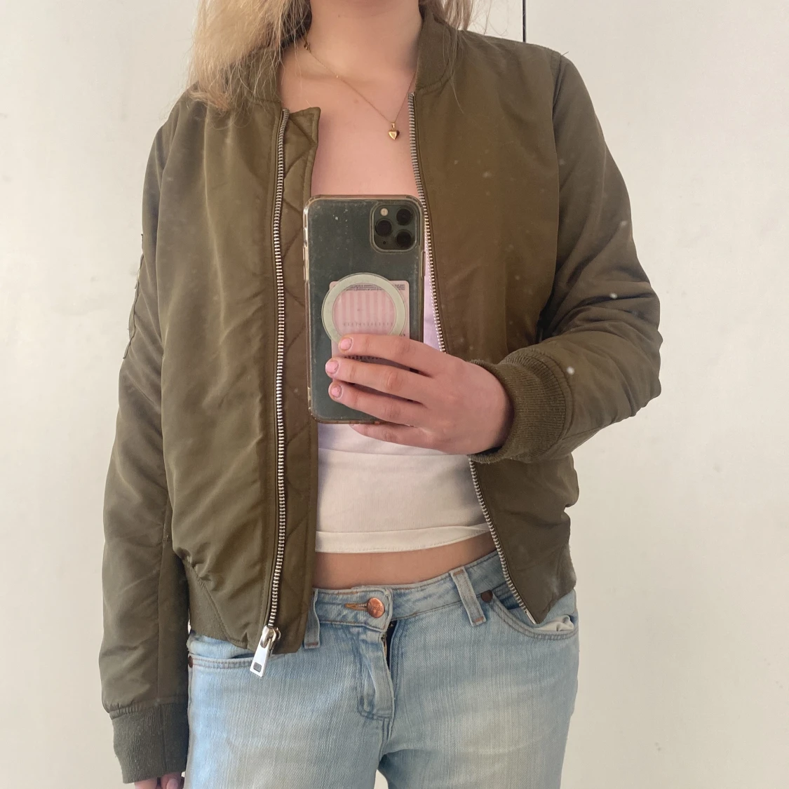 Olivgrön bomberjacka