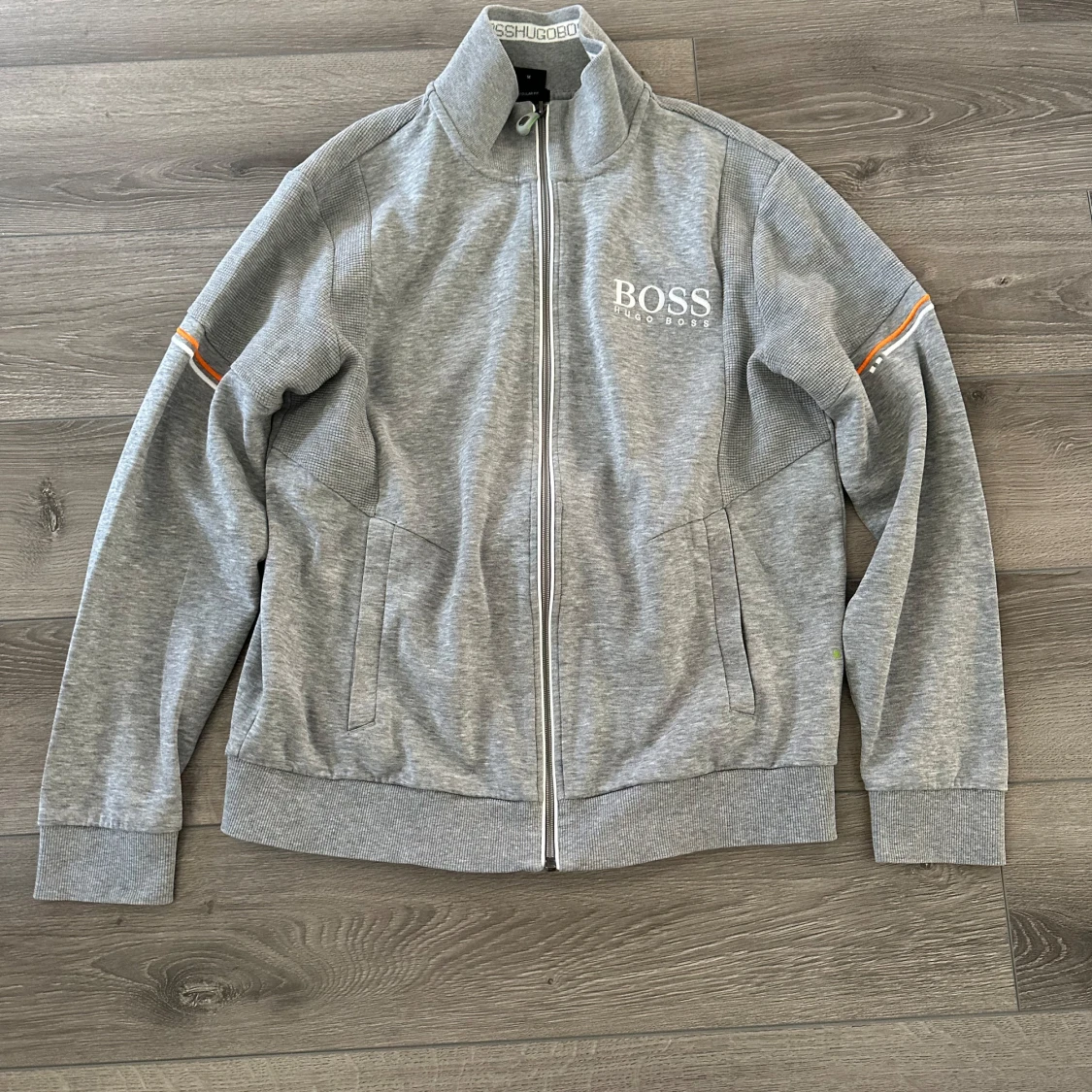 Grå tröja från Hugo Boss - 3