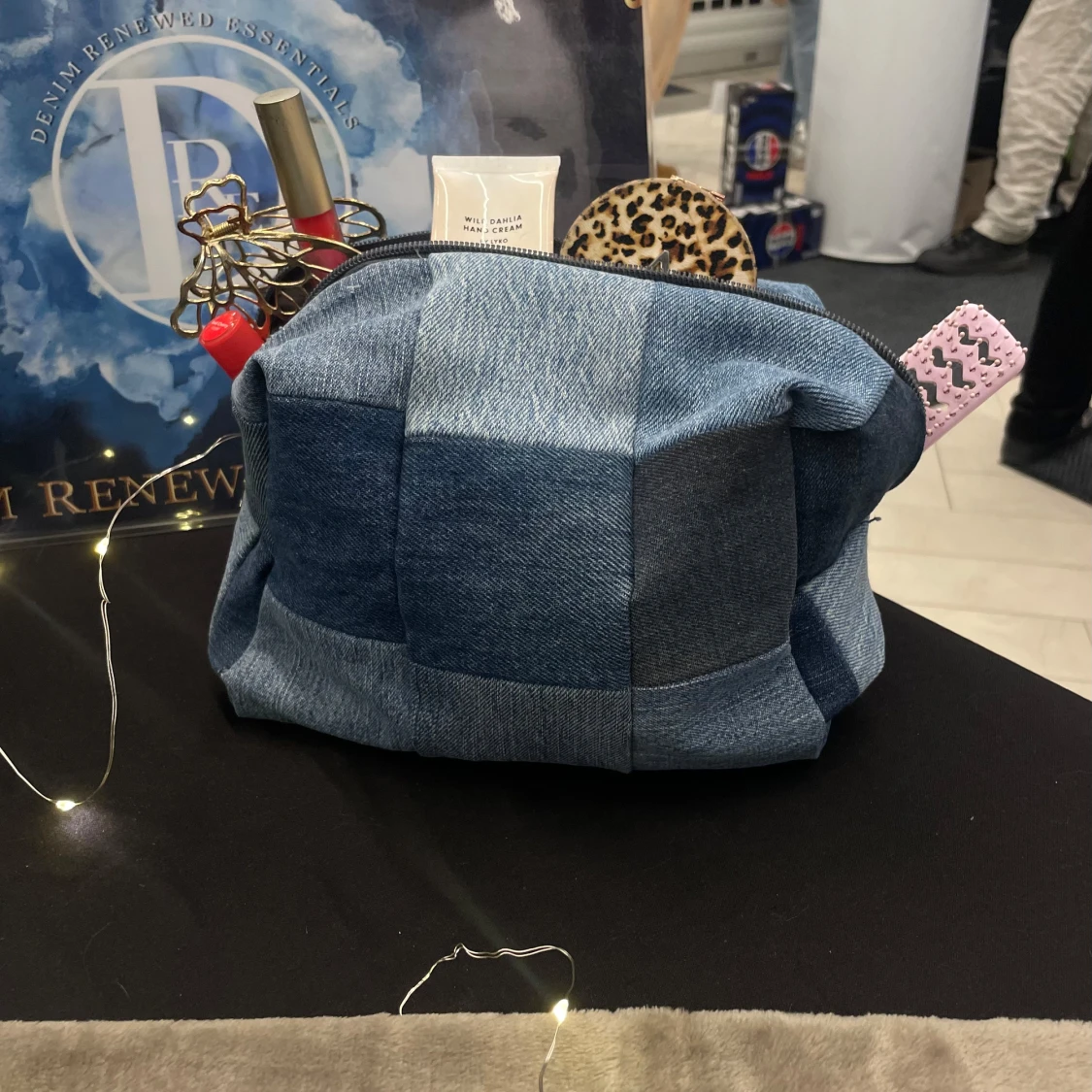 Handgjord patchwork necessär i återvunnet jeans - 1