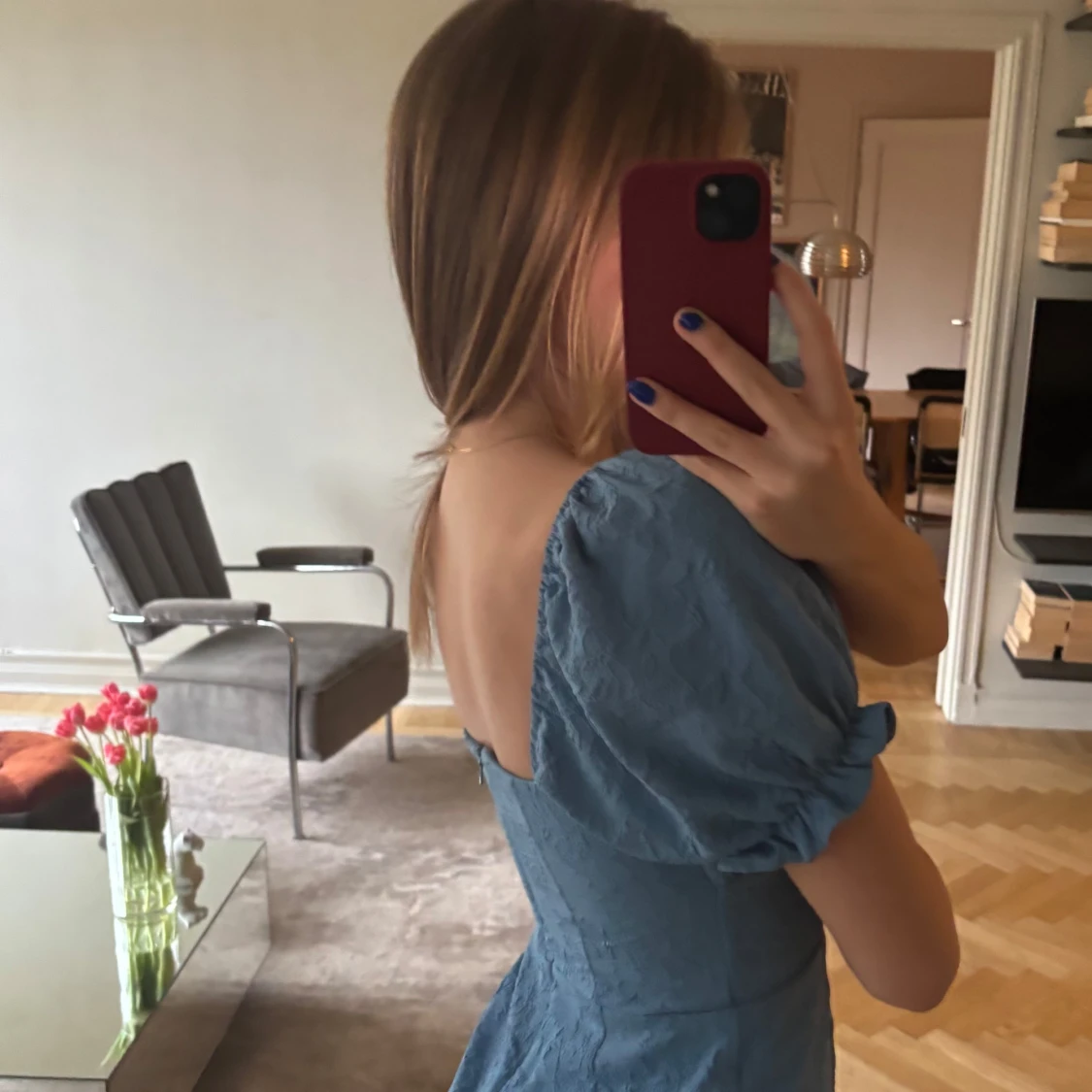 Blå klänning med puffärmar - 3