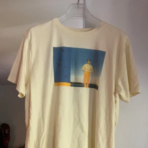 Kpop Tour Merch, Eric Nam T-shirt - There And back again work tour 2022 t-shirt köpt i Stockholm. Storlek L Pris diskuterbart! 