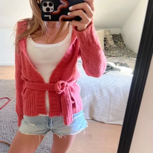 Stickad hoodie - Stickad hoodie/kofta🩷