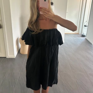 Volang klänning  - Super söt volang klänning från Zara, storlek S❤️