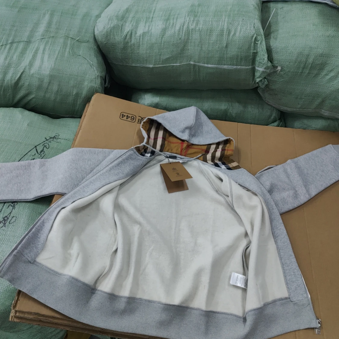 Grå Burberry Hoodie Size L/M