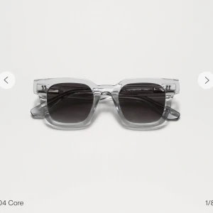 Chimi 04 core grey - Säljer mina chimis! Modell 04 core i färgen grey, jättesnygga och trendiga💕