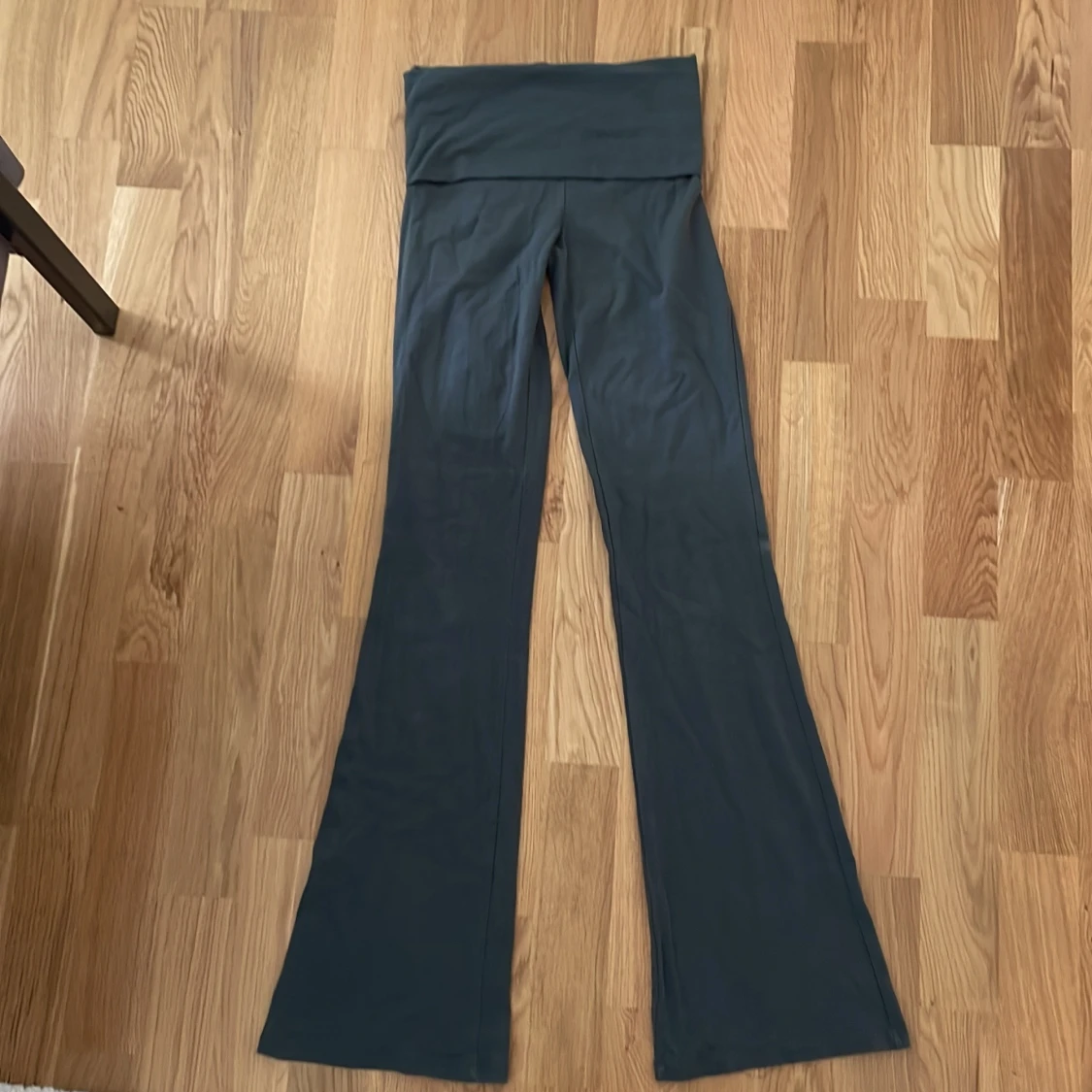 Svarta bootcut yogabyxor