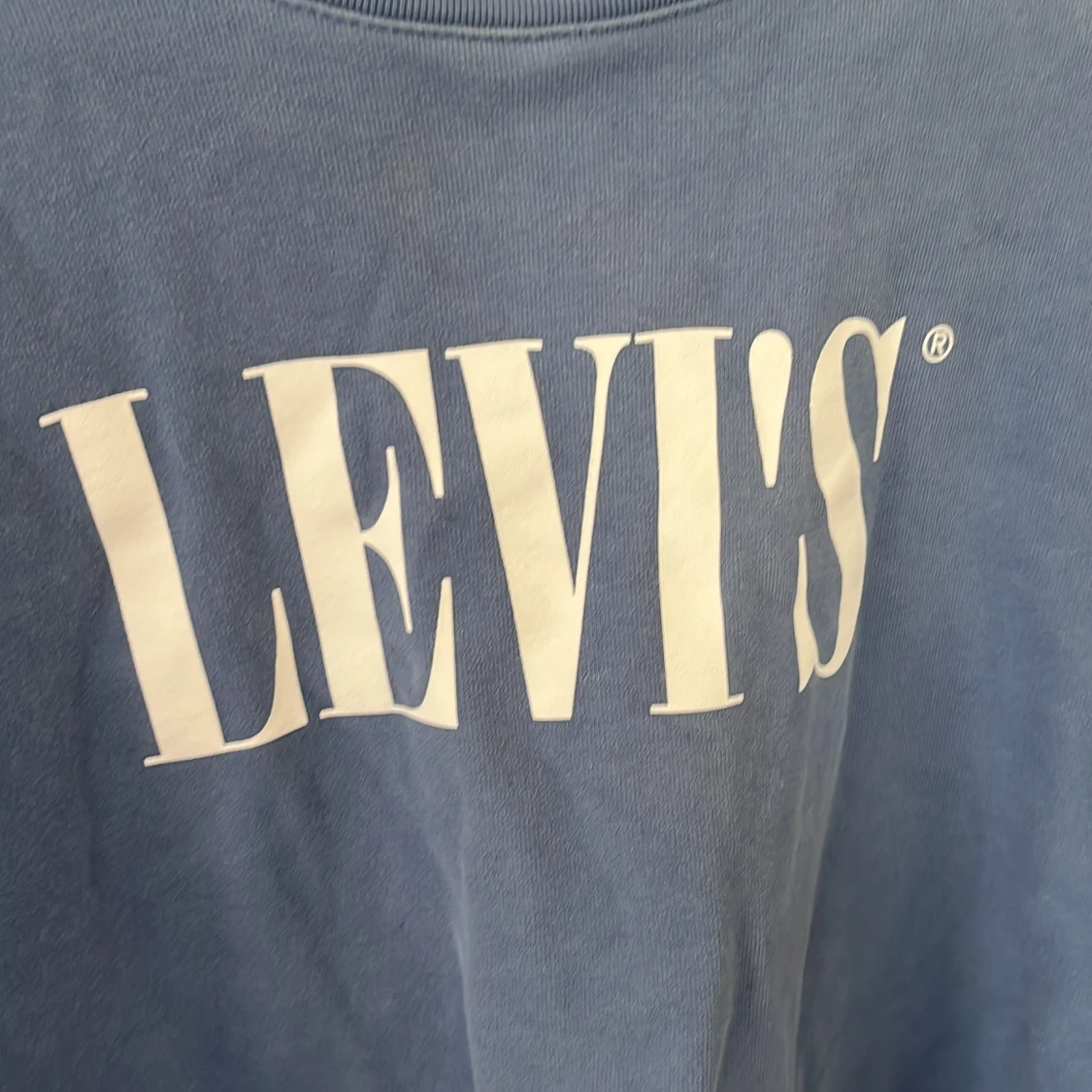 Blå sweatshirt från Levi's med logga - 3