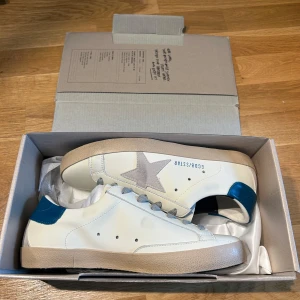 Golden Goose  - Säljer mina Golden Goose i storlek 42