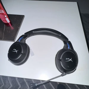 Hyper x hörlurar - Mycket gott skick ej använda något, nån enstaka gång.