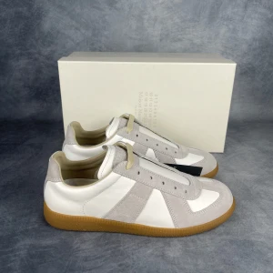 Maison Margiela GATS - Skick: 10/10 | Tillbehör: Allt OG | Nypris: +- 8000 SEK | 3 stycken par i storlek 40 finns!