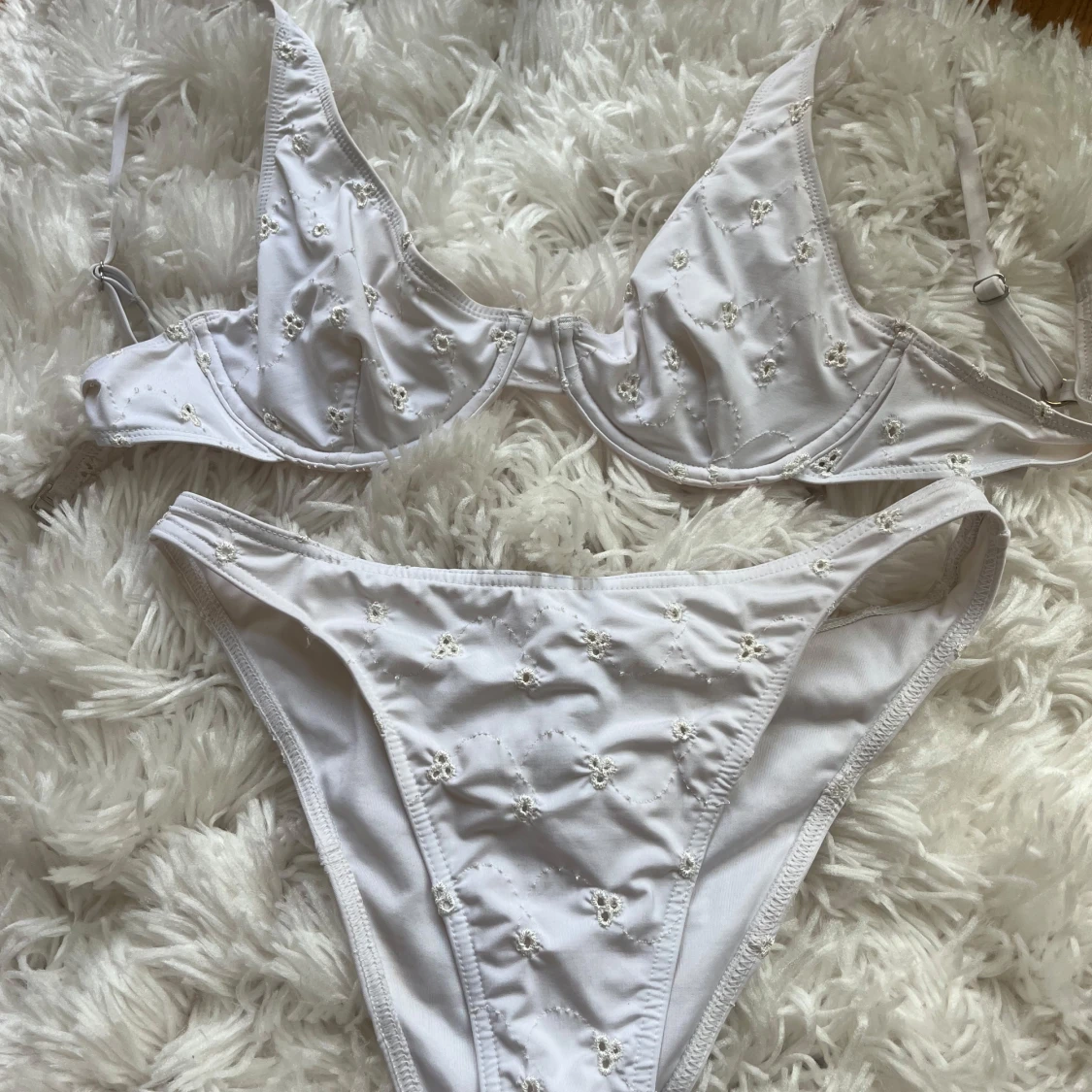 Vit blommig bikini från NA-KD - 3