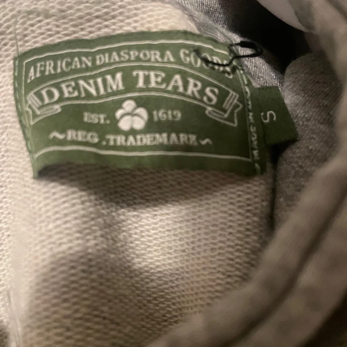 Grå hoodie med vita moln från Denim Tears - 2