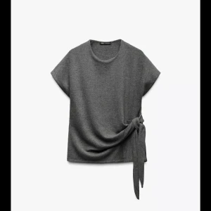 zara tröja - säljer denna supersöta zara tröjan💞aldrig använd, prislapp kvar(den gråa)🤗helt slutsåld på hemsidan