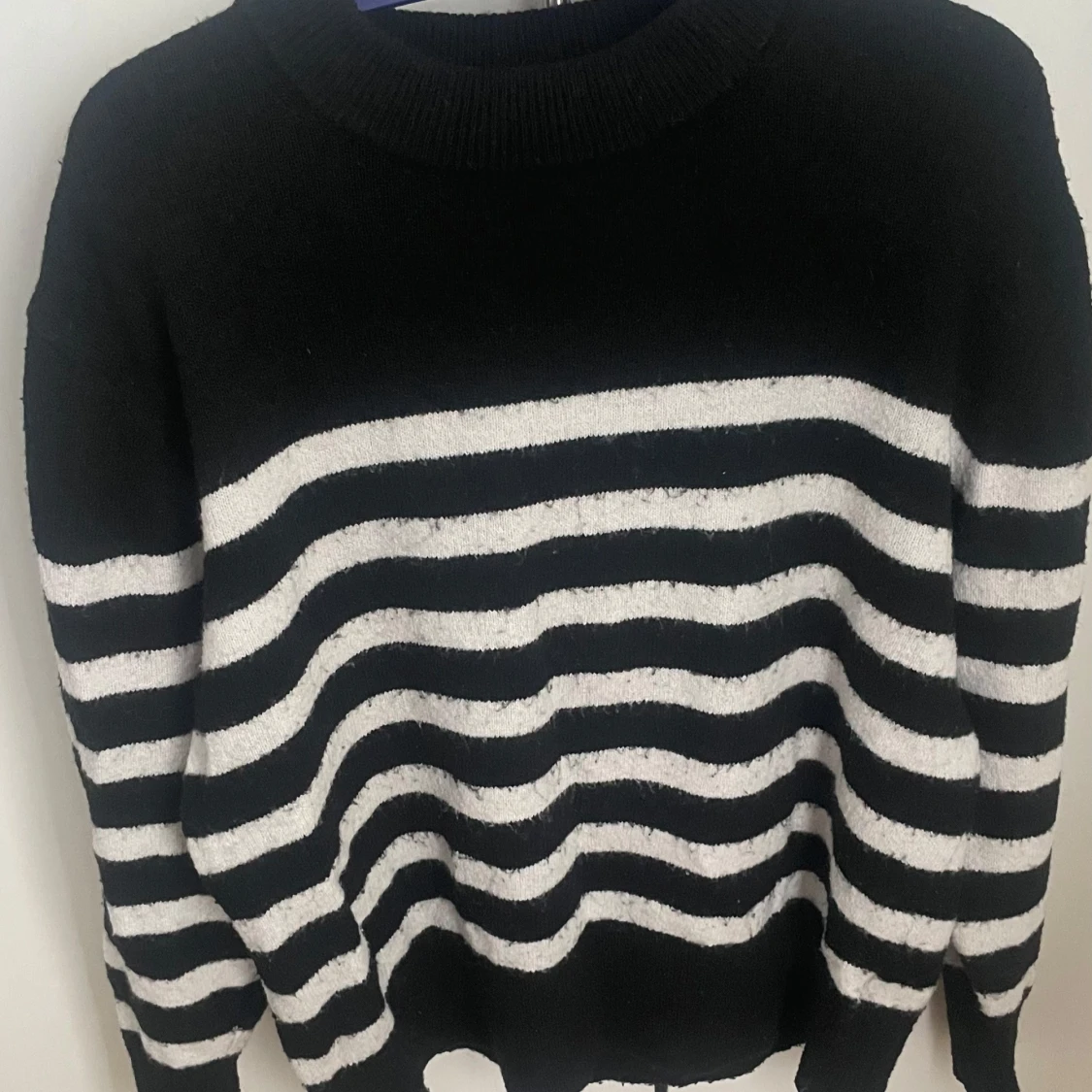 Randig svartvit stickad tröja H&M - 1