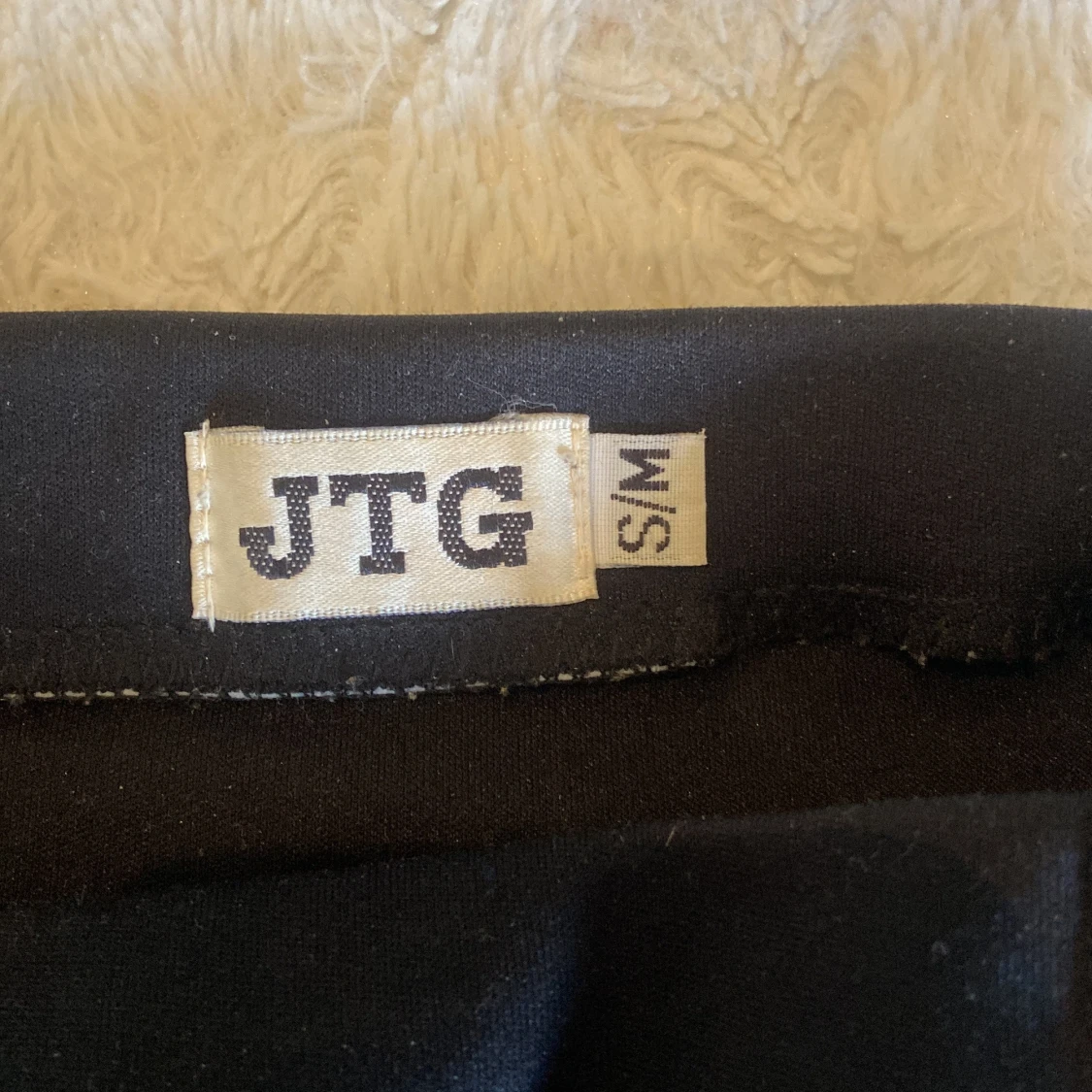 Svart långkjol med slits  - 2