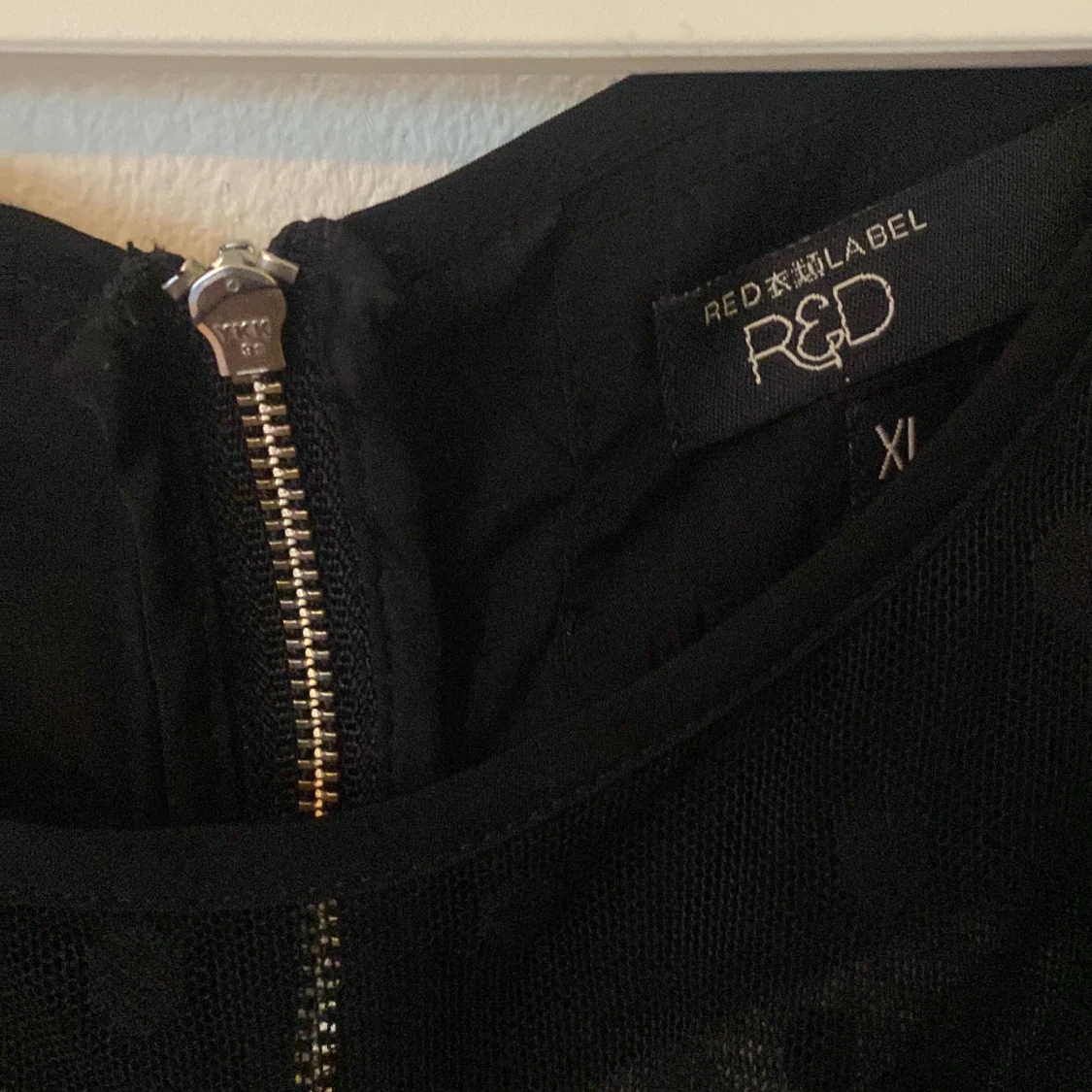 Svart prickig klänning R&D Label - 2