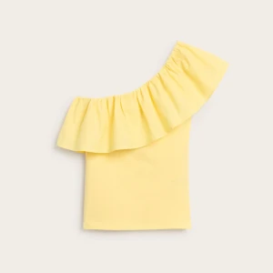 Gul off shoulder topp - Säljer denna superfina gula toppen från kappahl. Den är i barnstorlek men passar en xs/s, den är aldrig använd endast testad så jättebra skick🤍