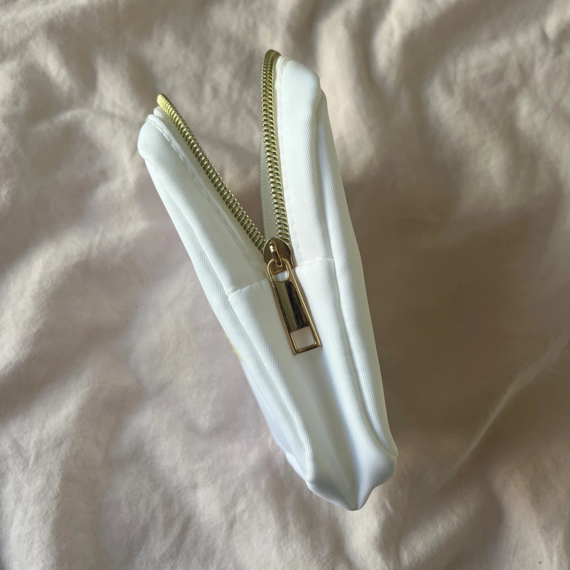 Vit liten väska med smiley-detalj - 3