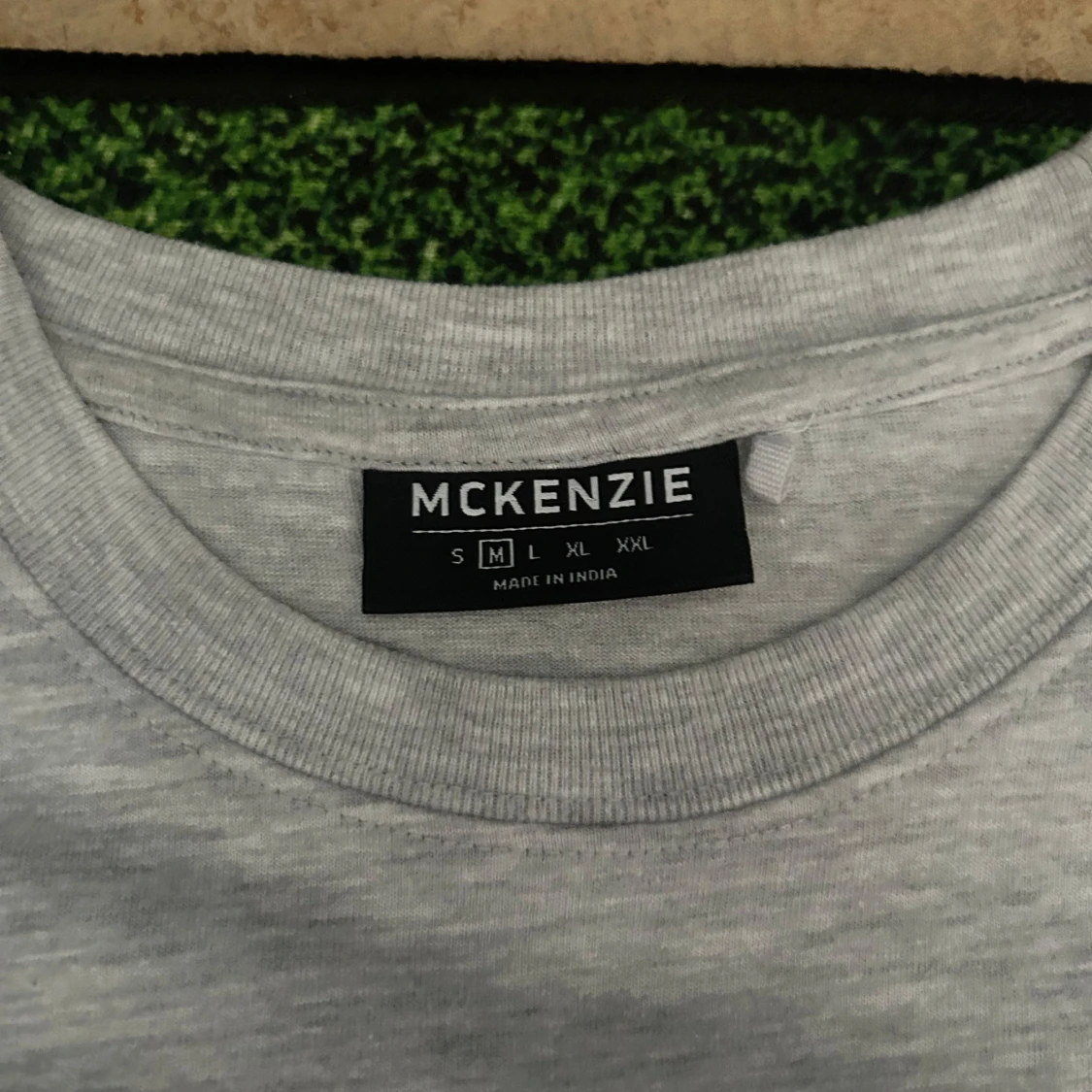 Grå t-shirt från McKenzie med tryck - 2
