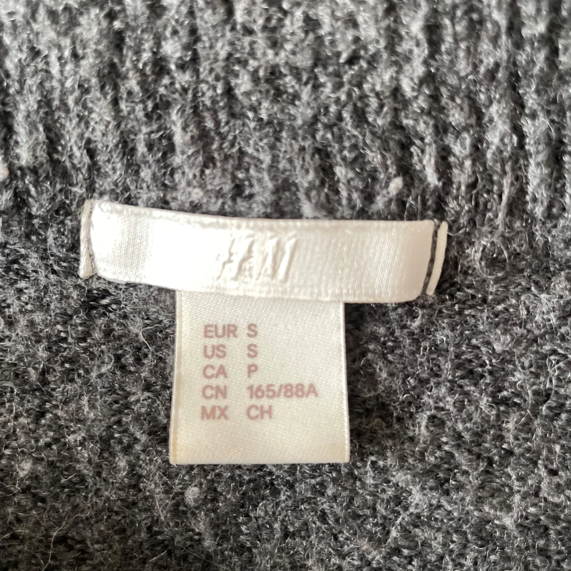 Mörkgrå offshoulder stickad tröja H&M - 1