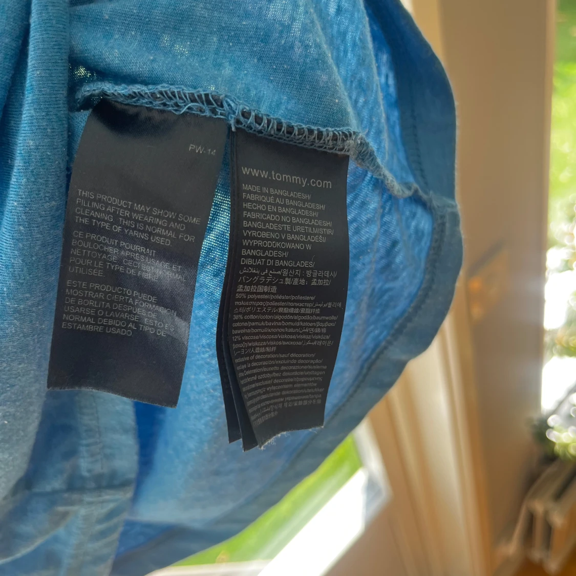 Blå t-shirt från Tommy Hilfiger  - 2