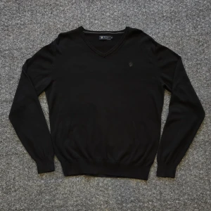 Riley tröja - Superfina stickad V-ringad tröja från Riley Storlek: M                                                               Inga tecken på användning 👌                            Hör av dig om du har frågor❤️‍🔥