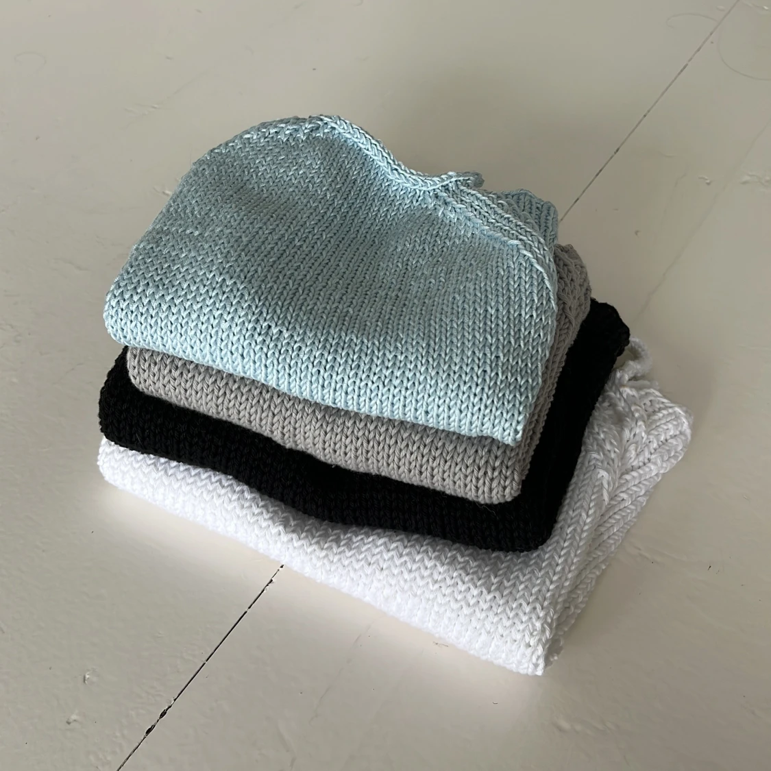 Svart stickad linnetopp i bomull - 4