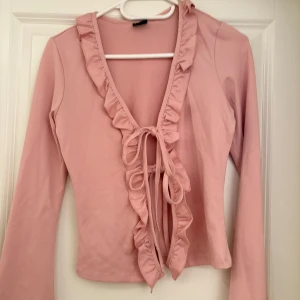 Gina top - Aldrig använd, storlek S i helt nytt skick. Priset går att diskutera  