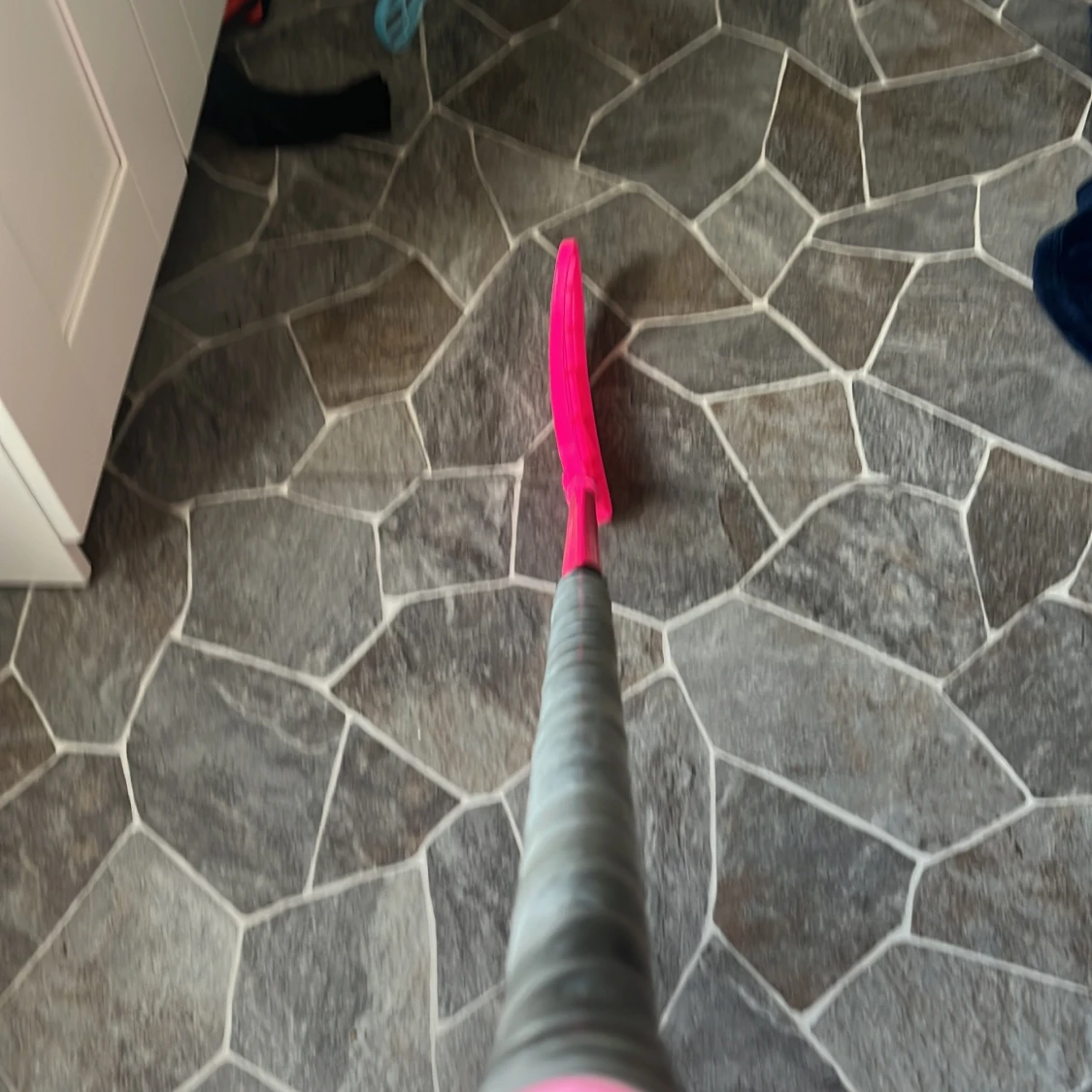 Snygg Salming klubba med Q1 magenta blad och klubbhusets Linda - 2