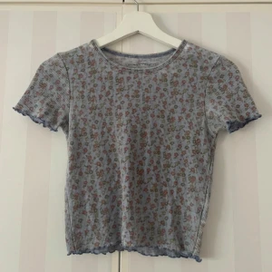 Söt croppad topp - Topp från american Eagle köpt på Urban outfitters🫶🏻