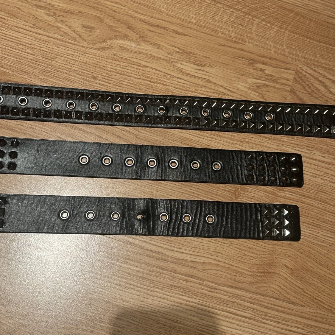 3 stycken nitbälten - 3