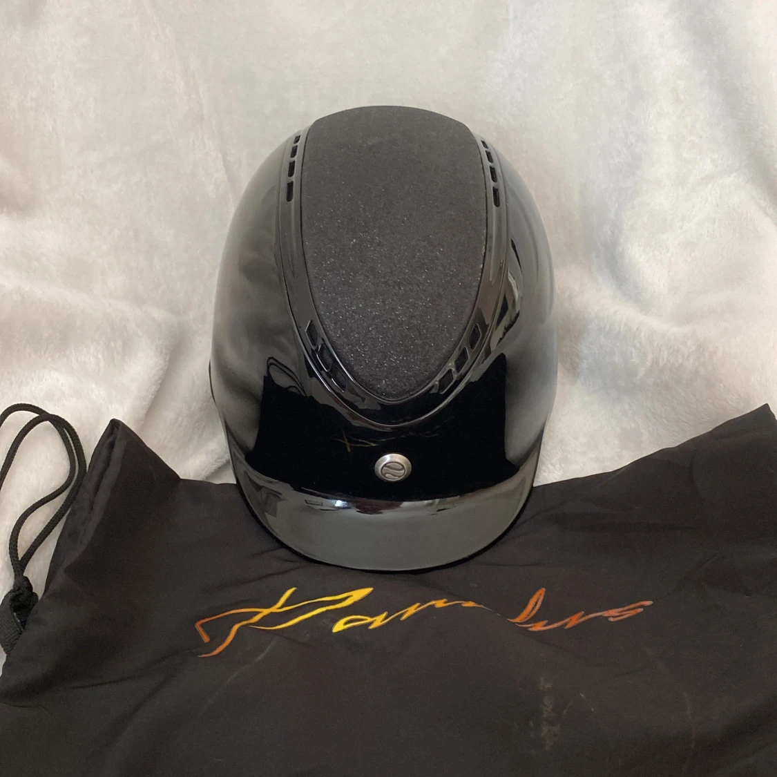 Svart ridhjälm från Pandus, strl S