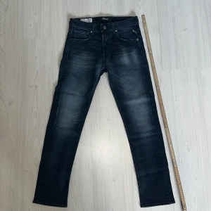 Replay Jeans - Tja säljer nu ett par Replay Jeans i storlek W29 för endast 399kr! Pris är ej hugget i sten hör av er i dm vid funderingar 🙌